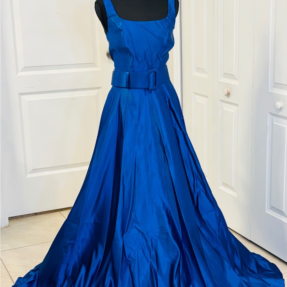 Faeriesty Elegant Blue Evening Gown
